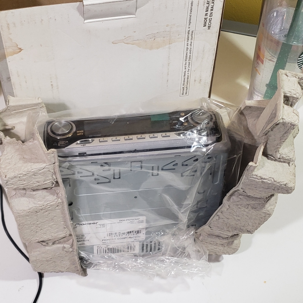 Stereo - Picture 4 of 13